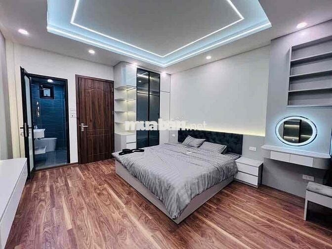 Bán Nhà Cầu Giấy -31m2x5 tầng-gần phố -full nội thất -7.5 tỷ
