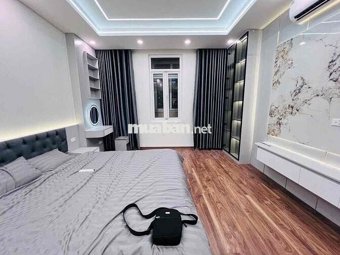 Bán Nhà Cầu Giấy -31m2x5 tầng-gần phố -full nội thất -7.5 tỷ