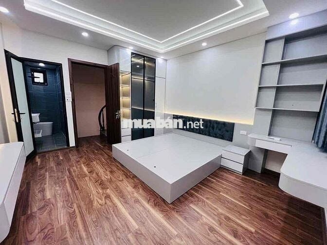 Bán Nhà Cầu Giấy -31m2x5 tầng-gần phố -full nội thất -7.5 tỷ