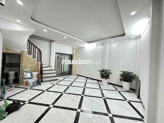 Bán Nhà Cầu Giấy -31m2x5 tầng-gần phố -full nội thất -7.5 tỷ