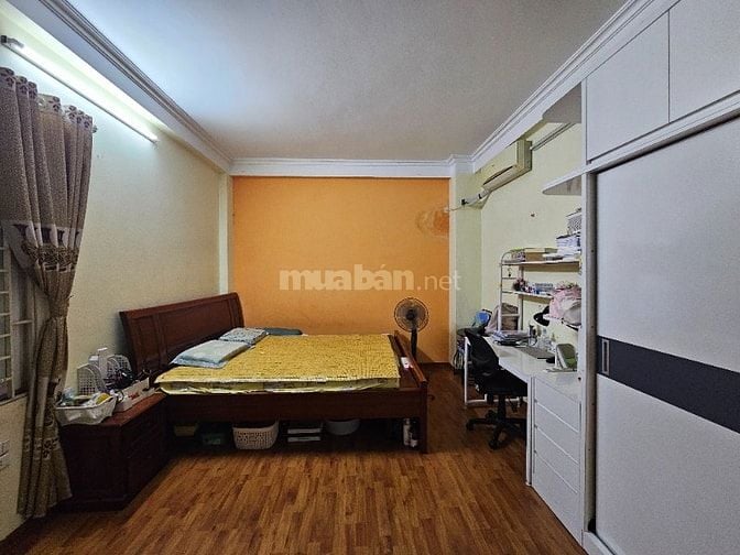 Bán nhà Nam Từ Liêm 50m MT 4m 6 lô góc ô tô tránh KD Giá: 19,8 tỷ