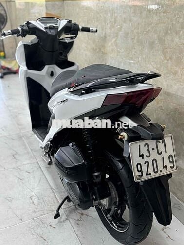 Vario 150 khoá ga đời 2020 màu trắng đen 43C1-920.