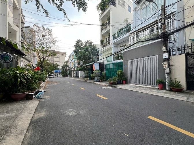 ⭐️Biệt thự 4 Lầu DT:8x17m, THANG MÁY đường xe tải 12m Đường Số 20,