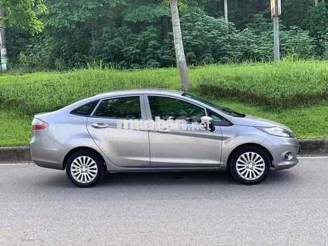 Ford Fiesta 2011 1.6 AT Sedan - 130000 km