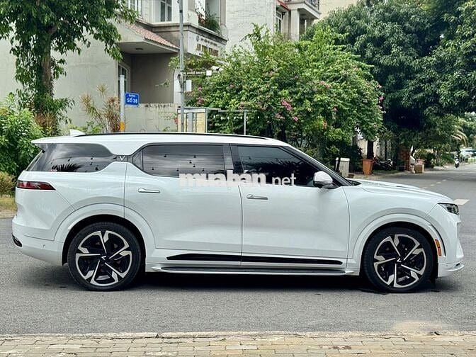 Vinfast VF9 Plus 2024 - Trắng - 3vkm - BSTP