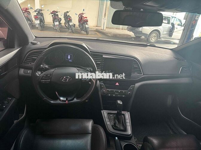 Hyundai Elantra 2019 1.6AT Sport - 57000 km
