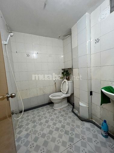 cho thuê phòng view cửa sổ, sau chợ phạm văn hai