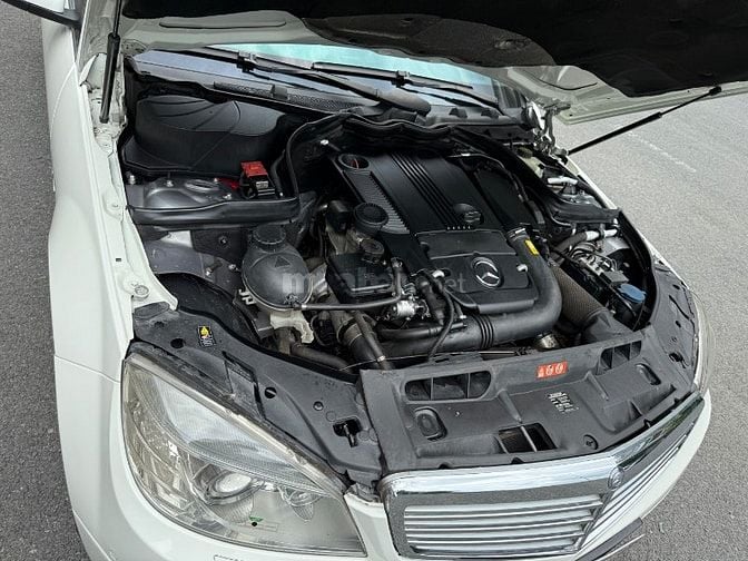Cần bán Mer C250 đời 2010 màu trắng xe đẹp ít đi