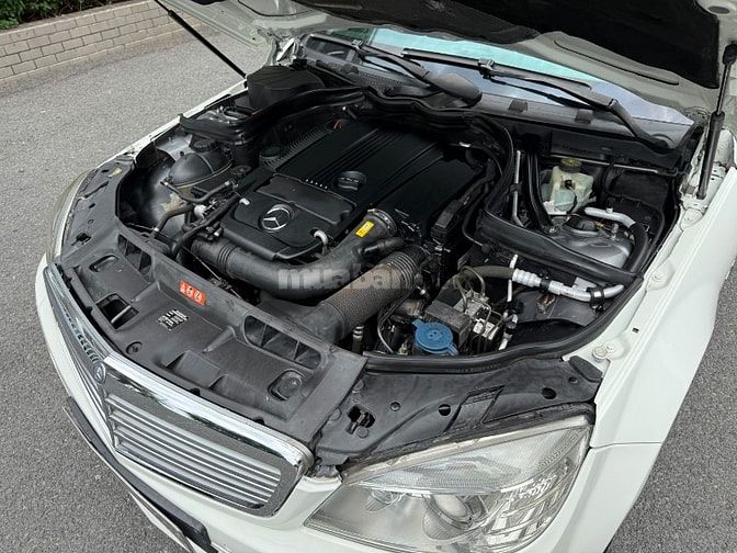 Cần bán Mer C250 đời 2010 màu trắng xe đẹp ít đi