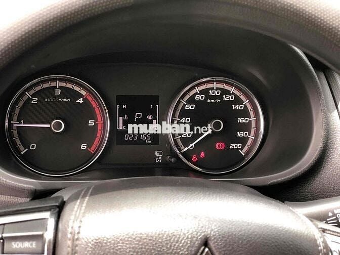 Mitsubishi Triton 2023 4x2 AT - 23000 km