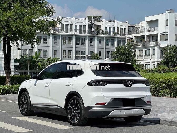 VinFast VF8 2023 - 49000 km