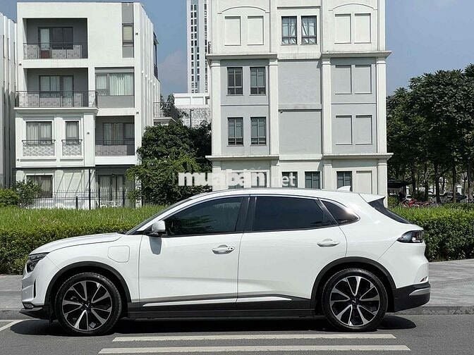 VinFast VF8 2023 - 49000 km