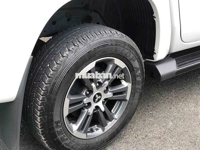 Mitsubishi Triton 2023 4x2 AT - 23000 km