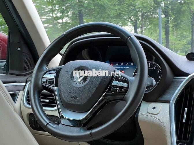 VinFast Lux SA2.0 2019 Premium 2.0 AT - 60000 km