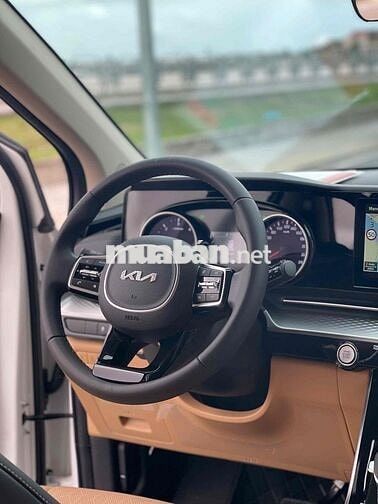 Kia Carnival 2024 Luxury 2.2D - 10000 km