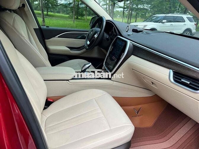 VinFast Lux SA2.0 2019 Premium 2.0 AT - 60000 km