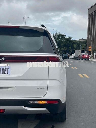 Kia Carnival 2024 Luxury 2.2D - 10000 km