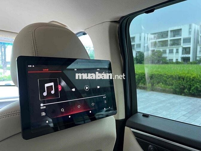 VinFast Lux SA2.0 2019 Premium 2.0 AT - 60000 km