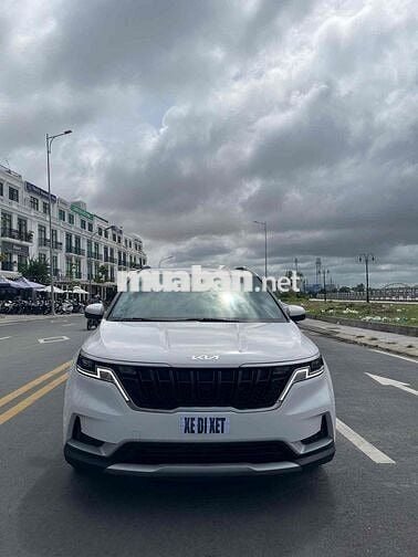 Kia Carnival 2024 Luxury 2.2D - 10000 km
