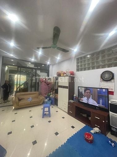 PHÂN LÔ, ÔTÔ, KINH DOANH - Dương Quảng Hàm - 44m x 4 Tầng - 10,98 Tỷ