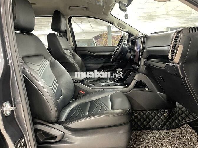 Ford Everest Ambiente xe cá nhân 2022