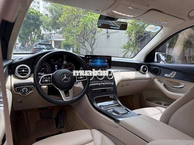Mercedes GLC200 2021 trắng/kem siêu đẹp