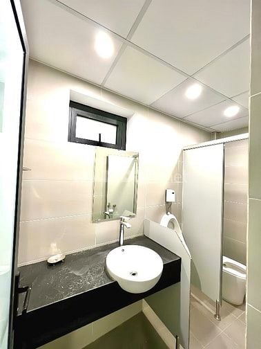 Mặt phố Yên Phụ giáp Hồ Tây 85m2*7T,vỉa hè,kd,MT:5.8m,giá 37.5tỷ.