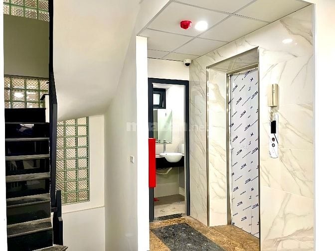 Mặt phố Yên Phụ giáp Hồ Tây 85m2*7T,vỉa hè,kd,MT:5.8m,giá 37.5tỷ.