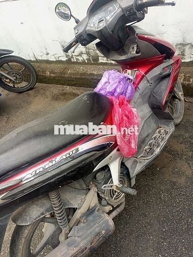 Xe air blade áo xấu nát,