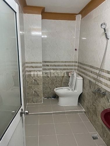 Cho thuê nhà mặt tiền Lê Tuấn Mậu, P.13, Q.6 giá 20tr