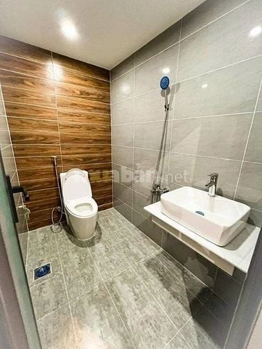 Nhà mới 100% (SHR)- 1Lầu/2PN ngay Tỉnh Lộ 10, Bình Tân. Giá: 2Tỷ350 TL