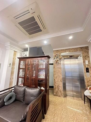 Tôi cần bán nhà phố Thái Hà, quận Đống Đa, Dt 55 m, 6 tầng, Mt 4.5 m, 