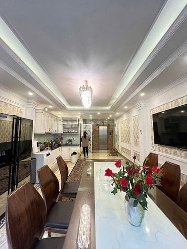 Tôi cần bán nhà phố Thái Hà, quận Đống Đa, Dt 55 m, 6 tầng, Mt 4.5 m, 