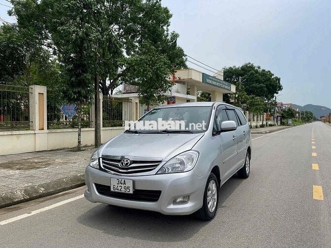 Toyota Innova 2009 G