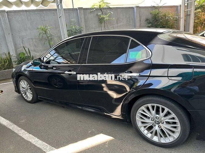 Toyota Camry 2021 2.5Q - 125700 km