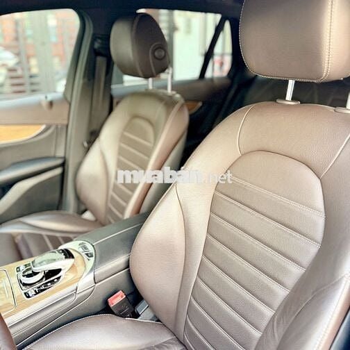 Mercedes Benz GLC 2017 250 4Matic - 45000 km