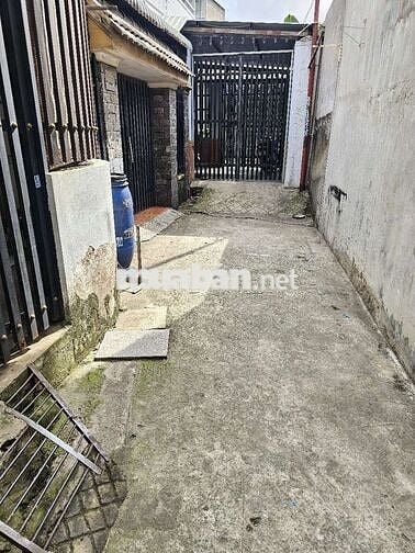 Nhà cấp 4 gần trường cấp 1.2.3 và chợ Dĩ An 1, Tp Dĩ An.