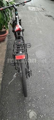 Không có chỗ để xe nên bán xe đạp cứng, chạy tốt, vỏ xe mới thay