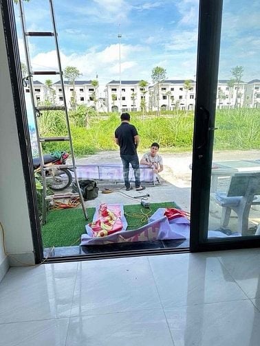 10 tỷ/50m2 sẵn nhà 2 tầng tại đất dịch vụ Vân canh