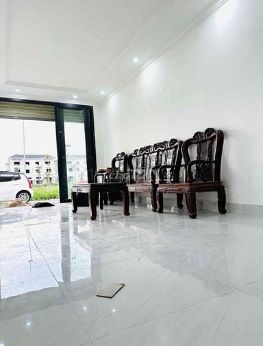 10 tỷ/50m2 sẵn nhà 2 tầng tại đất dịch vụ Vân canh