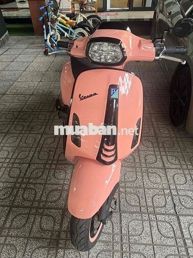 Bán Vespa Sprint màu hồng xinh xắn 125 ABS