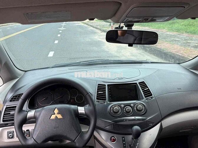 Mitsubishi Grandis 2005 2.4 AT - 164000 km
