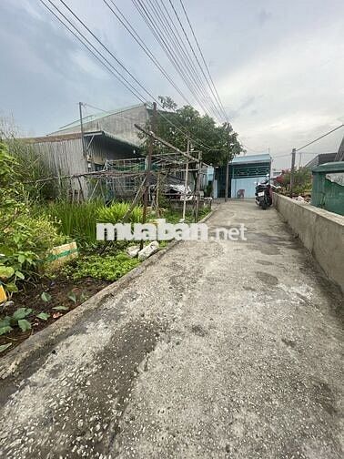 LÔ ĐẤT ĐẸP - CÁCH MT NGUYỄN VĂN TẠO 100M - CÁCH HẺM Ô TÔ 30M - GIÁ TỐT
