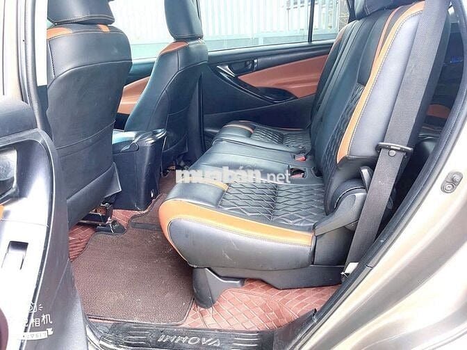 Toyota Innova 2016 2.0E - 89999 km