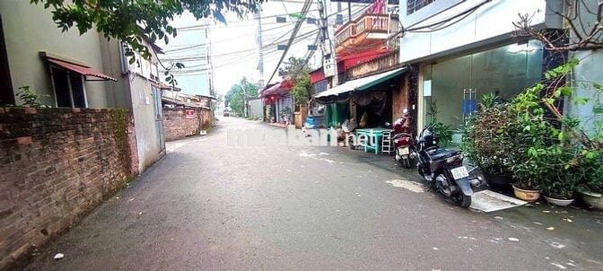 Cho thuê nhà 200m2 khu phố 1, đường ô tô tránh phù hợp làm văn phòng