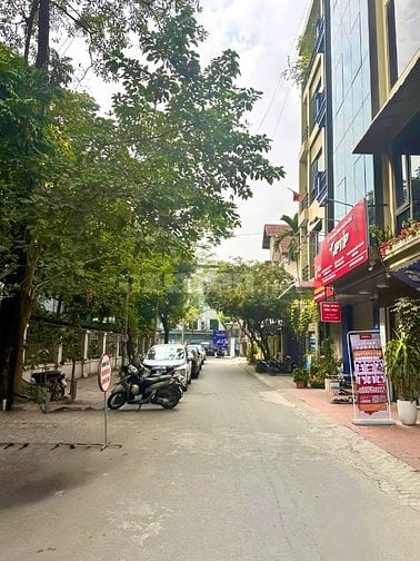 Nhà đẹp Nguyễn Thị Định - Hoàng Ngân 42m2,phân lô,20m ra phố,kd,vỉa hè
