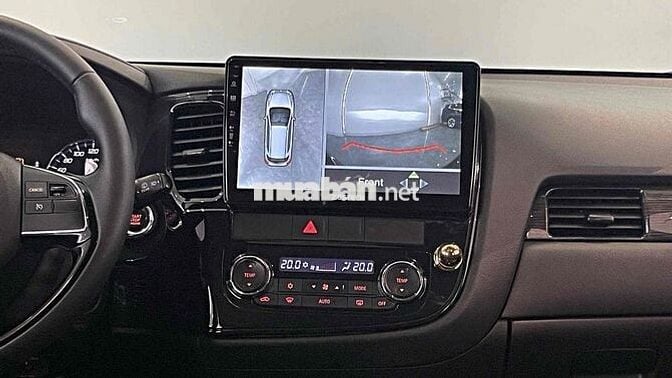 Mitsubishi Outlander Premium màu trắng