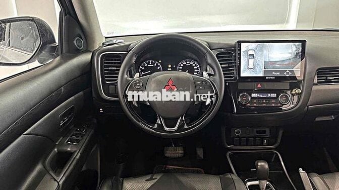 Mitsubishi Outlander Premium màu trắng
