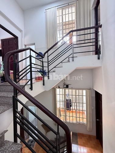 NHÀ 2 LẦU 4PN.3WC MT Đ/SỐ P BÌNH THỌ THỦ ĐỨC ( CÒN THƯƠNG LƯỢNG )