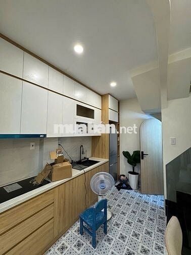 🏩NHÀ ĐƯỜNG TRƯỜNG SA – PHÚ NHUẬN 5 tầng (bê tông cốt thép)